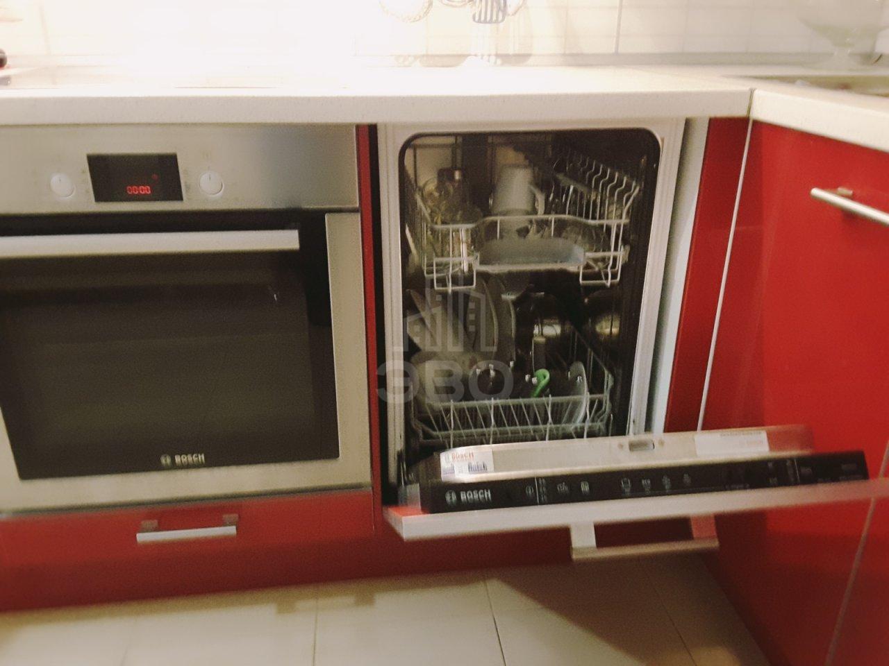 однокомнатная квартира в Санкт-Петербурге по адресу: Карпинского ул., 33, к 1