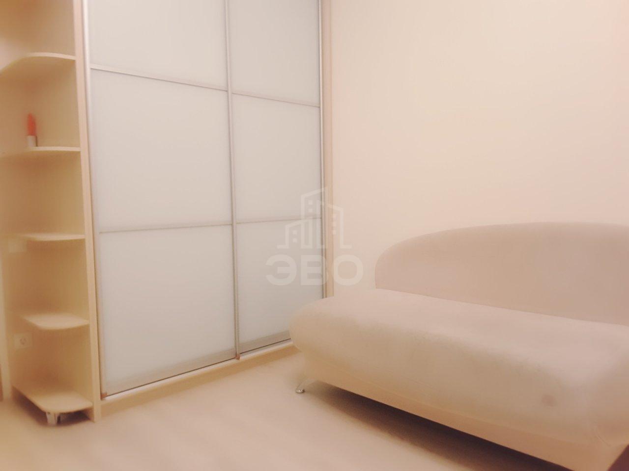 однокомнатная квартира в Санкт-Петербурге по адресу: Карпинского ул., 33, к 1