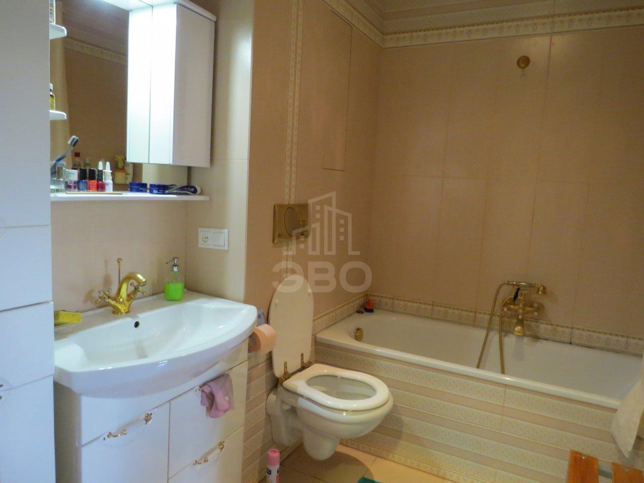 однокомнатная квартира в Санкт-Петербурге по адресу: Комиссара Смирнова ул., 15