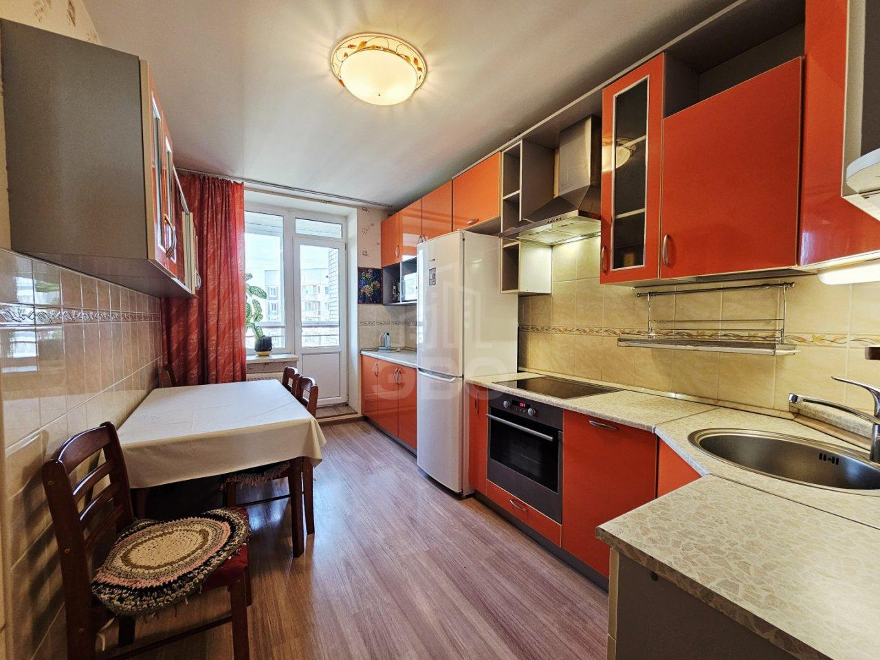 трехкомнатная квартира в Санкт-Петербурге по адресу: Богатырский проспект, 39, к 2