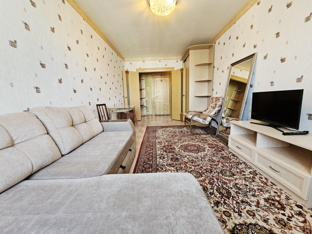 трехкомнатная квартира в Санкт-Петербурге по адресу: Богатырский проспект, 39, к 2