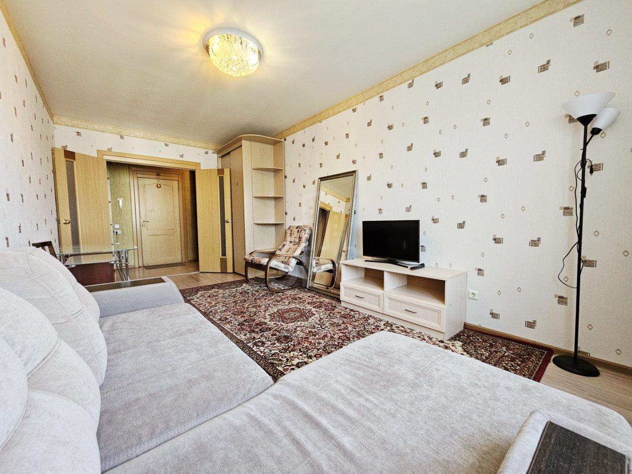 трехкомнатная квартира в Санкт-Петербурге по адресу: Богатырский проспект, 39, к 2