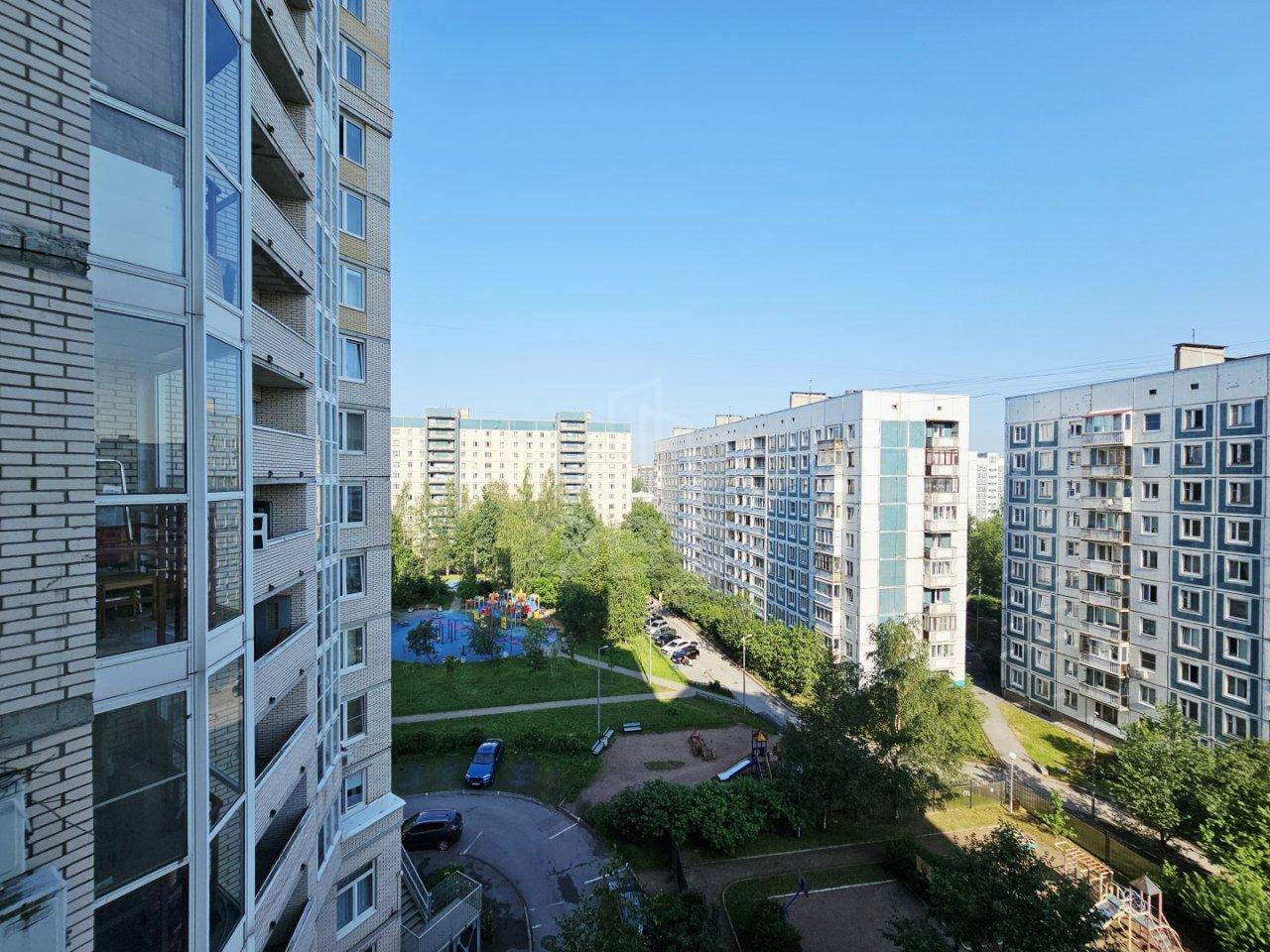 трехкомнатная квартира в Санкт-Петербурге по адресу: Богатырский проспект, 39, к 2