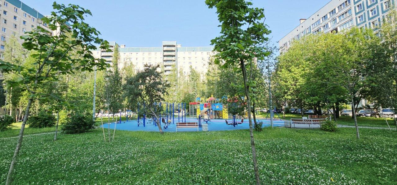 трехкомнатная квартира в Санкт-Петербурге по адресу: Богатырский проспект, 39, к 2