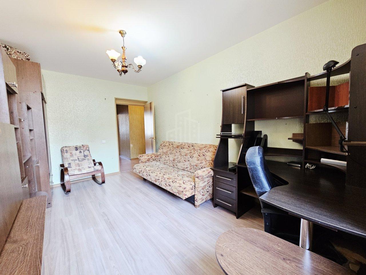 трехкомнатная квартира в Санкт-Петербурге по адресу: Богатырский проспект, 39, к 2