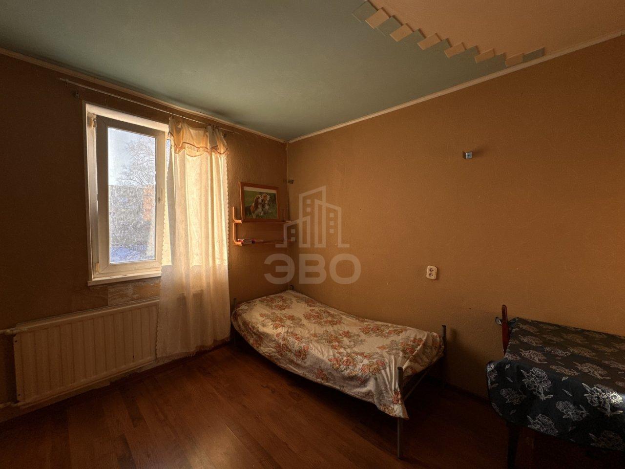 трехкомнатная квартира в Санкт-Петербурге по адресу: Купчинская ул., 15, к 2