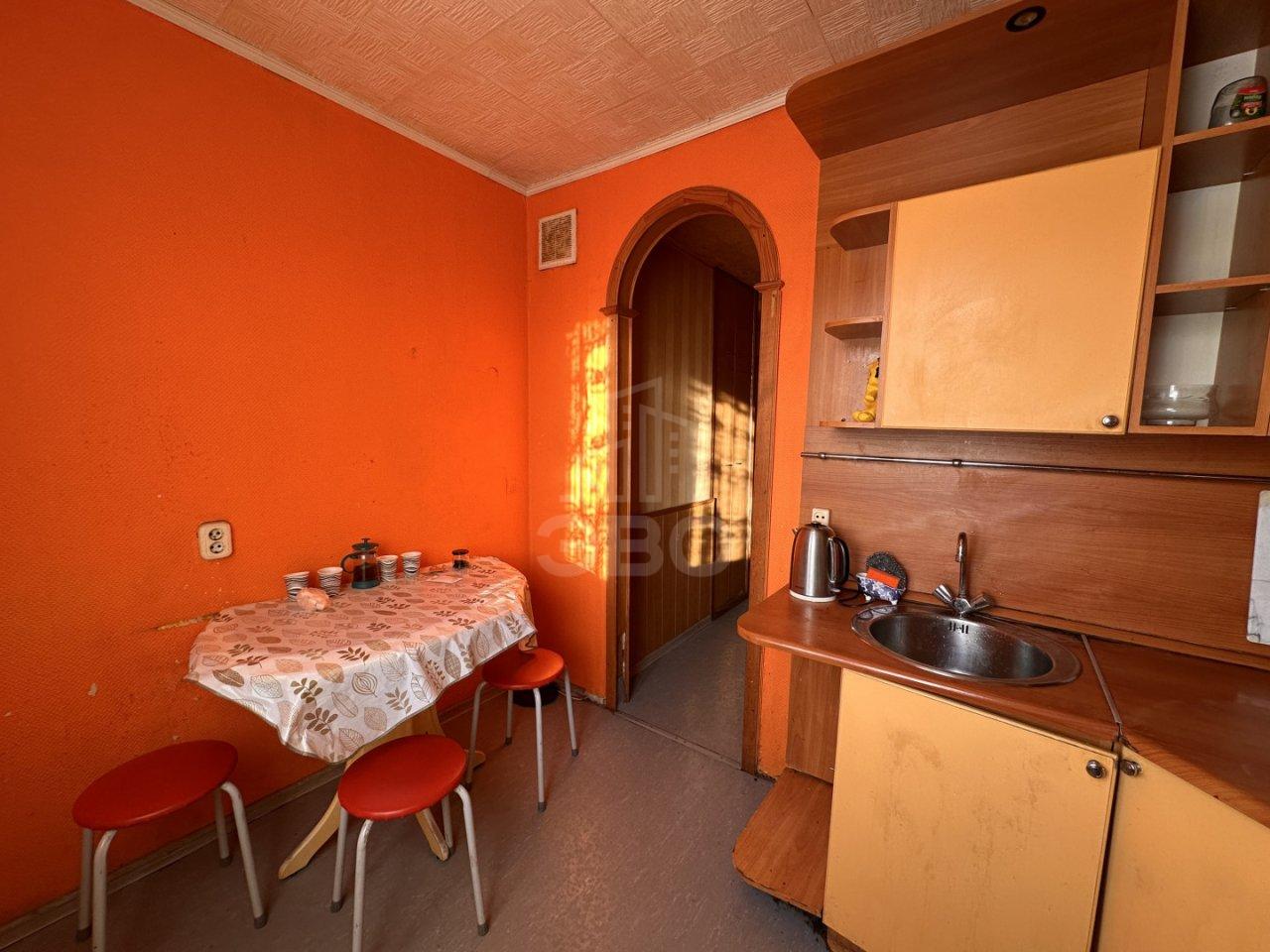 трехкомнатная квартира в Санкт-Петербурге по адресу: Купчинская ул., 15, к 2