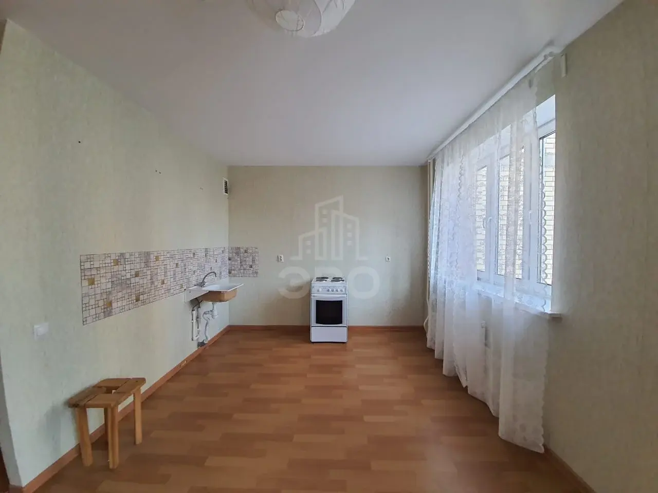 трехкомнатная квартира в Санкт-Петербурге по адресу: Заречная ул., 41