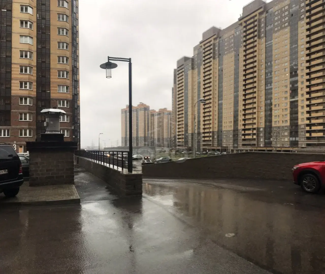 трехкомнатная квартира в Санкт-Петербурге по адресу: Заречная ул., 41
