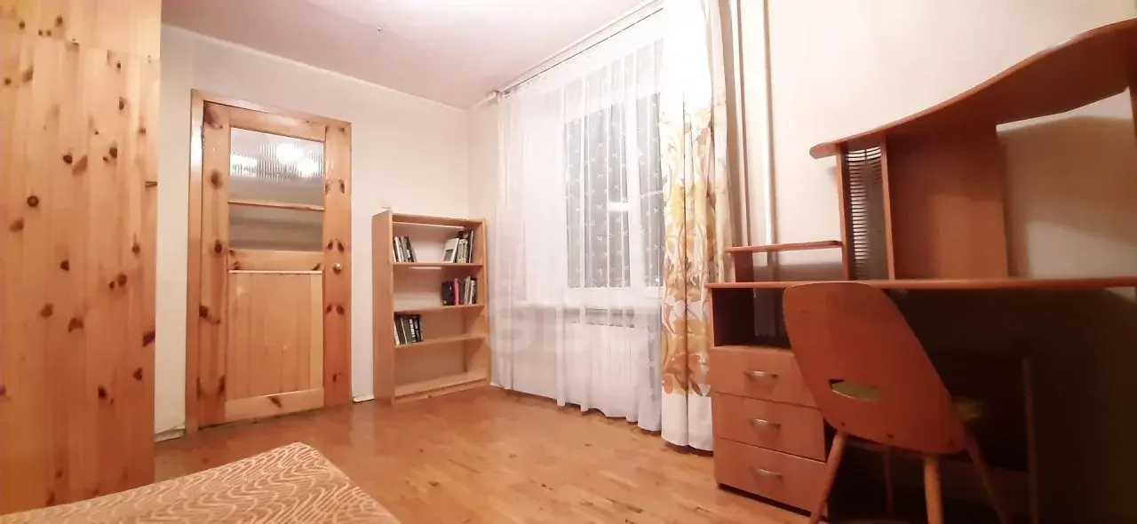 трехкомнатная квартира в Санкт-Петербурге по адресу: Космонавтов проспект, 64
