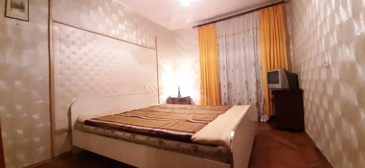 трехкомнатная квартира в Санкт-Петербурге по адресу: Космонавтов проспект, 64
