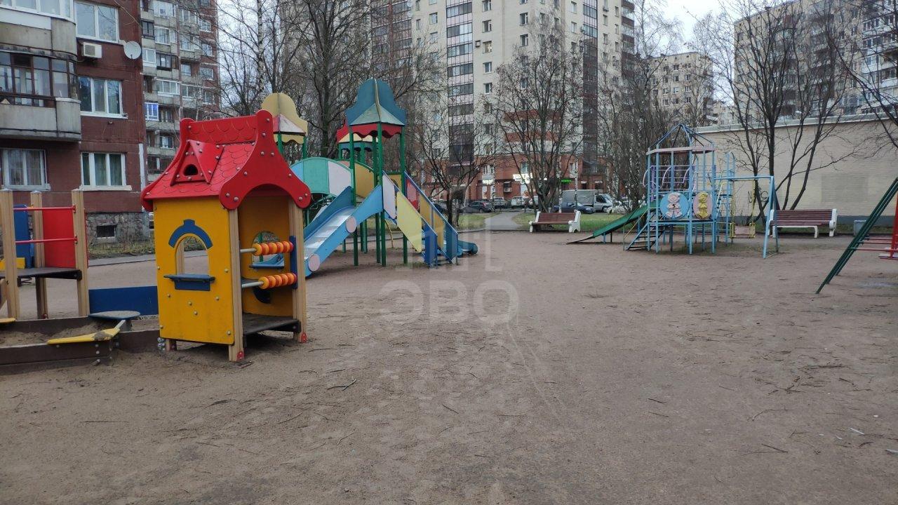 однокомнатная квартира в Санкт-Петербурге по адресу: Тихорецкий проспект, 27