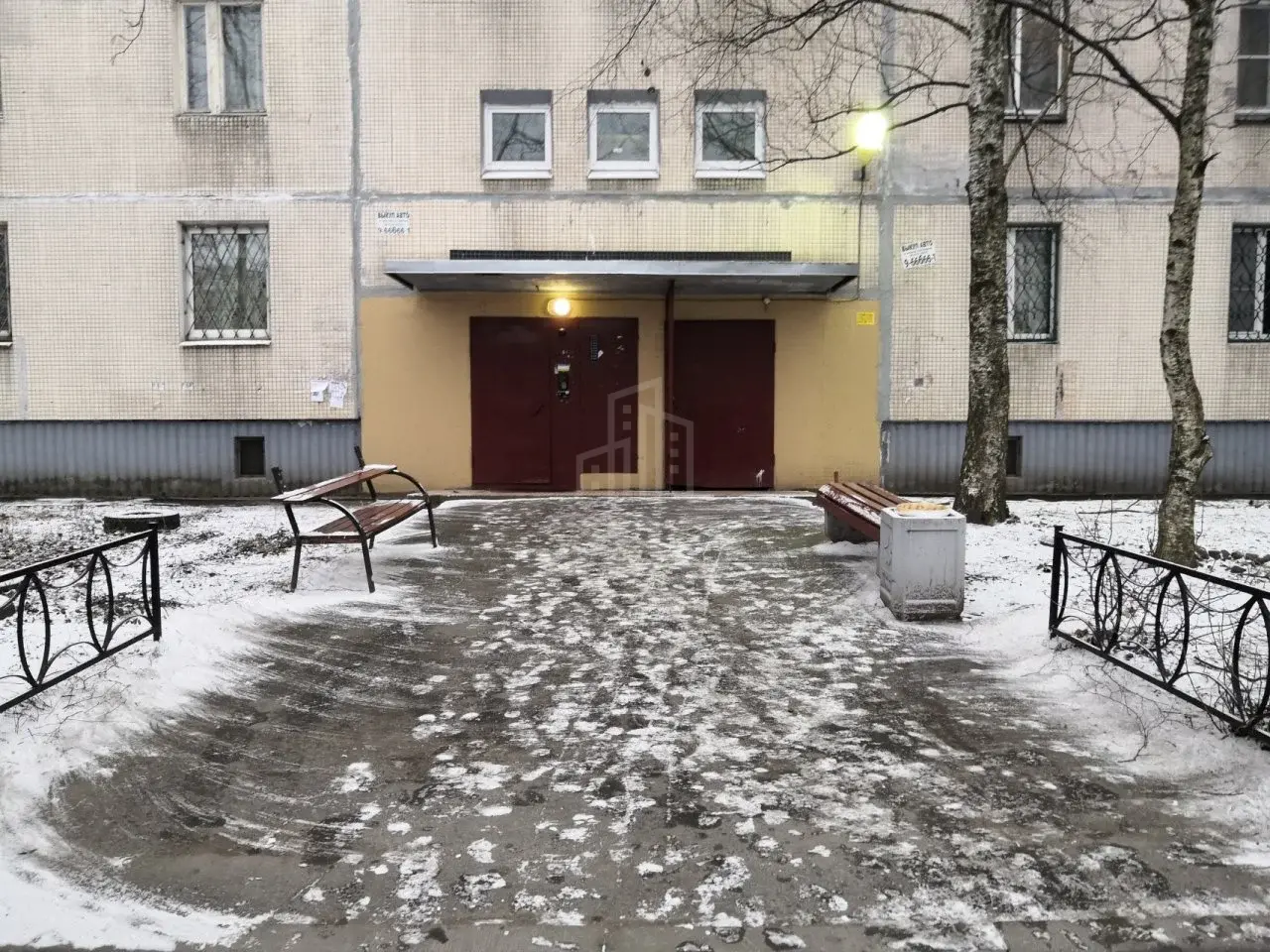 трехкомнатная квартира в Санкт-Петербурге по адресу: Малая Балканская ул., 40, к 1