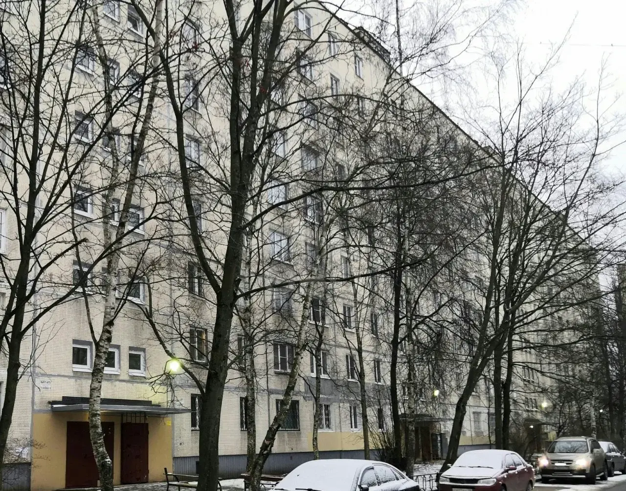 трехкомнатная квартира в Санкт-Петербурге по адресу: Малая Балканская ул., 40, к 1