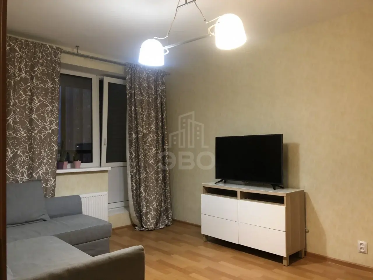трехкомнатная квартира в Санкт-Петербурге по адресу: Фёдора Абрамова ул., 23, к 1