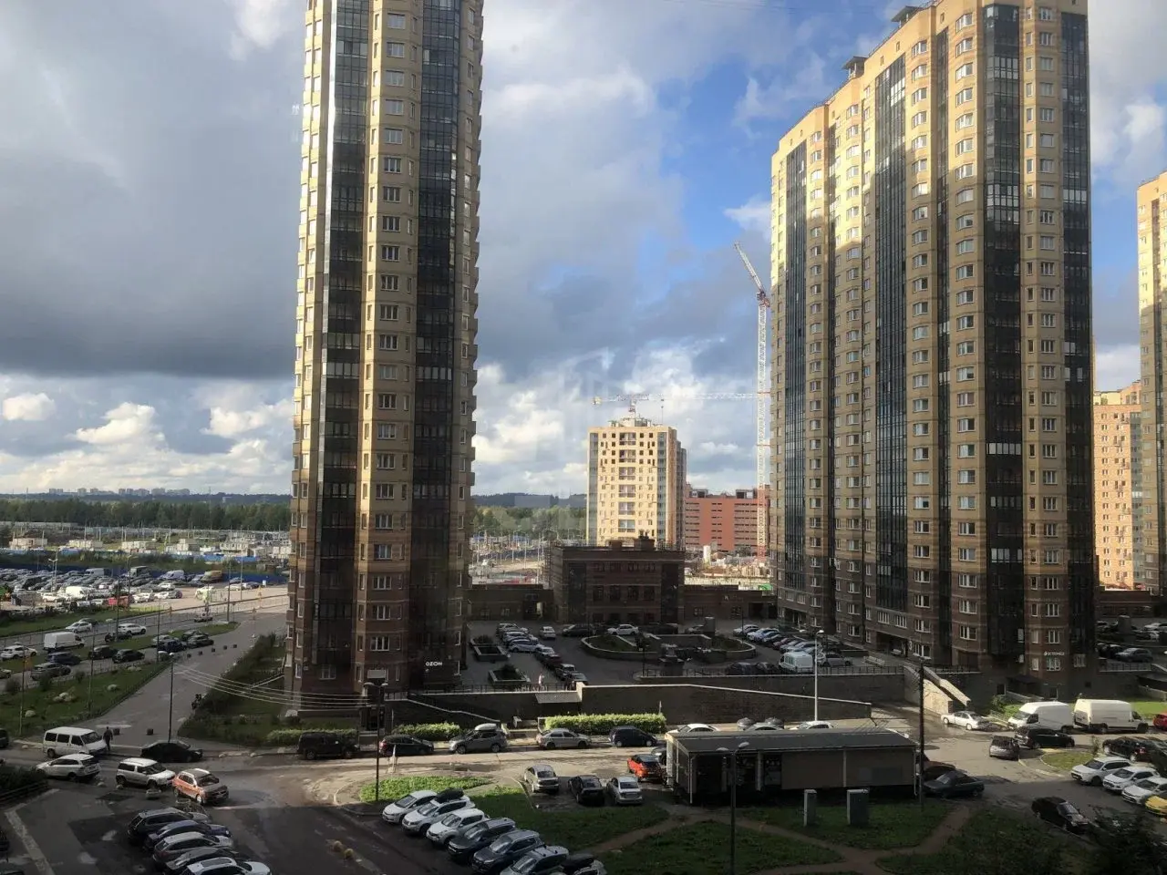трехкомнатная квартира в Санкт-Петербурге по адресу: Фёдора Абрамова ул., 23, к 1