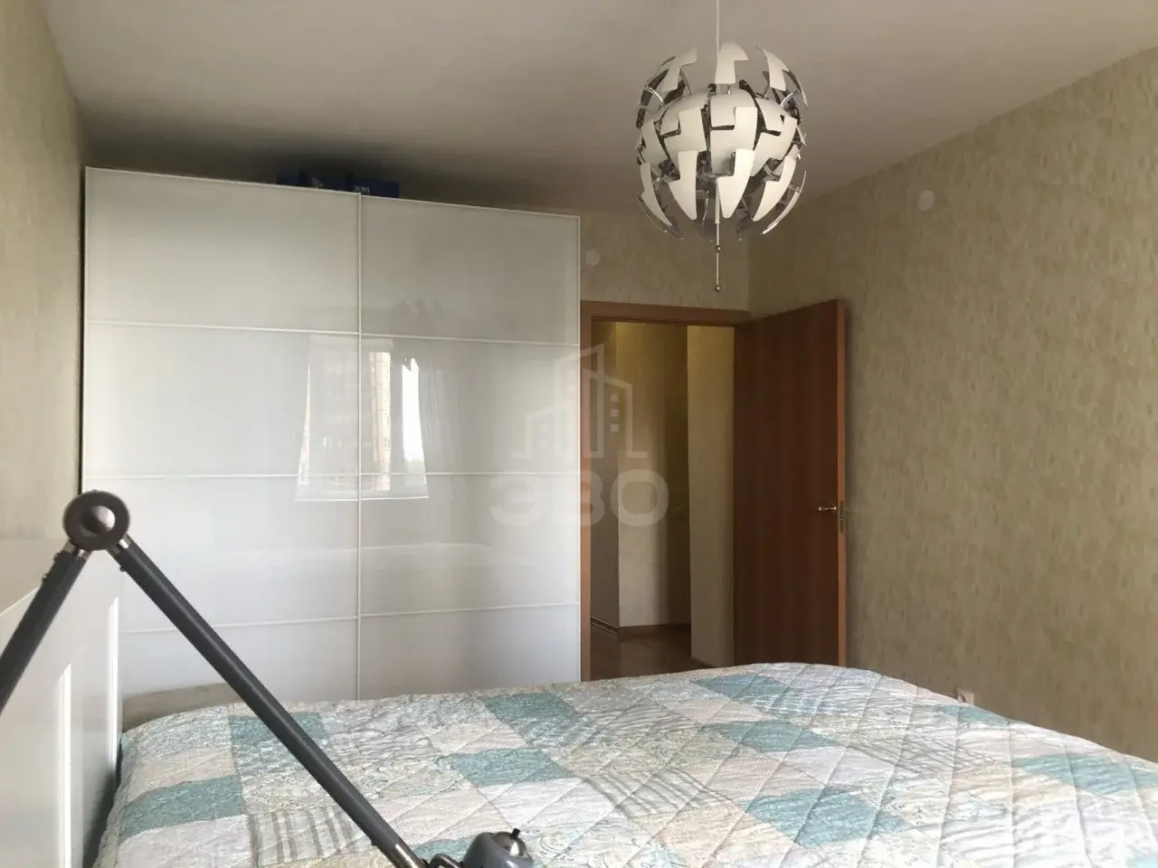 трехкомнатная квартира в Санкт-Петербурге по адресу: Фёдора Абрамова ул., 23, к 1