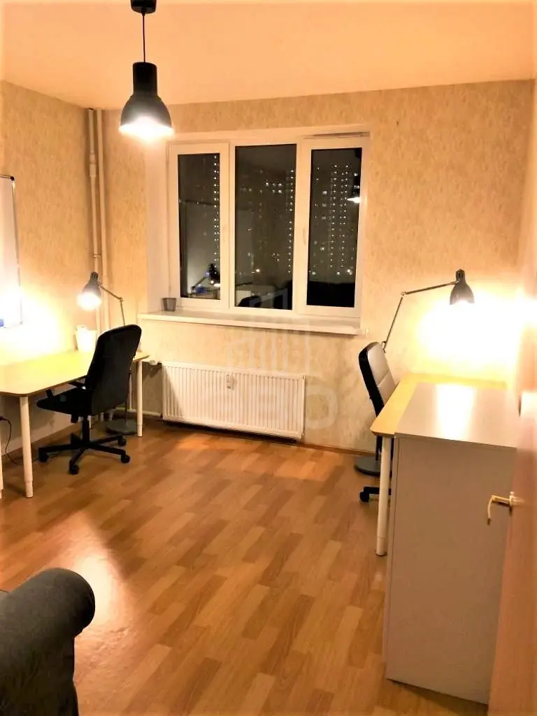 трехкомнатная квартира в Санкт-Петербурге по адресу: Фёдора Абрамова ул., 23, к 1