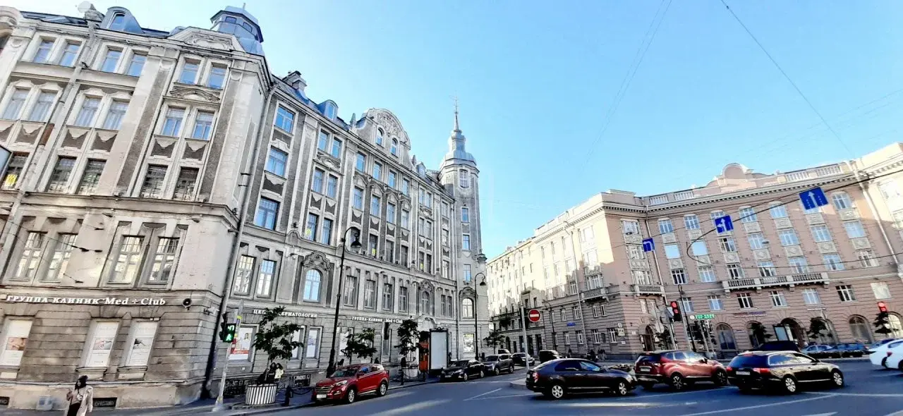 трехкомнатная квартира в Санкт-Петербурге по адресу: Мира ул., 10