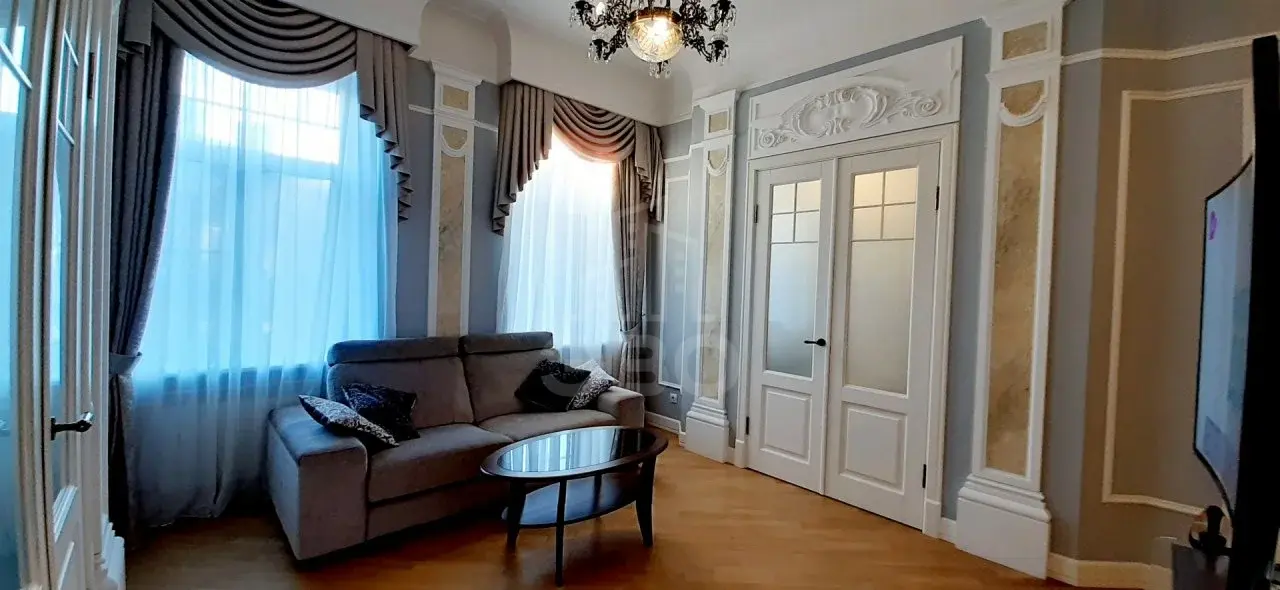 трехкомнатная квартира в Санкт-Петербурге по адресу: Мира ул., 10