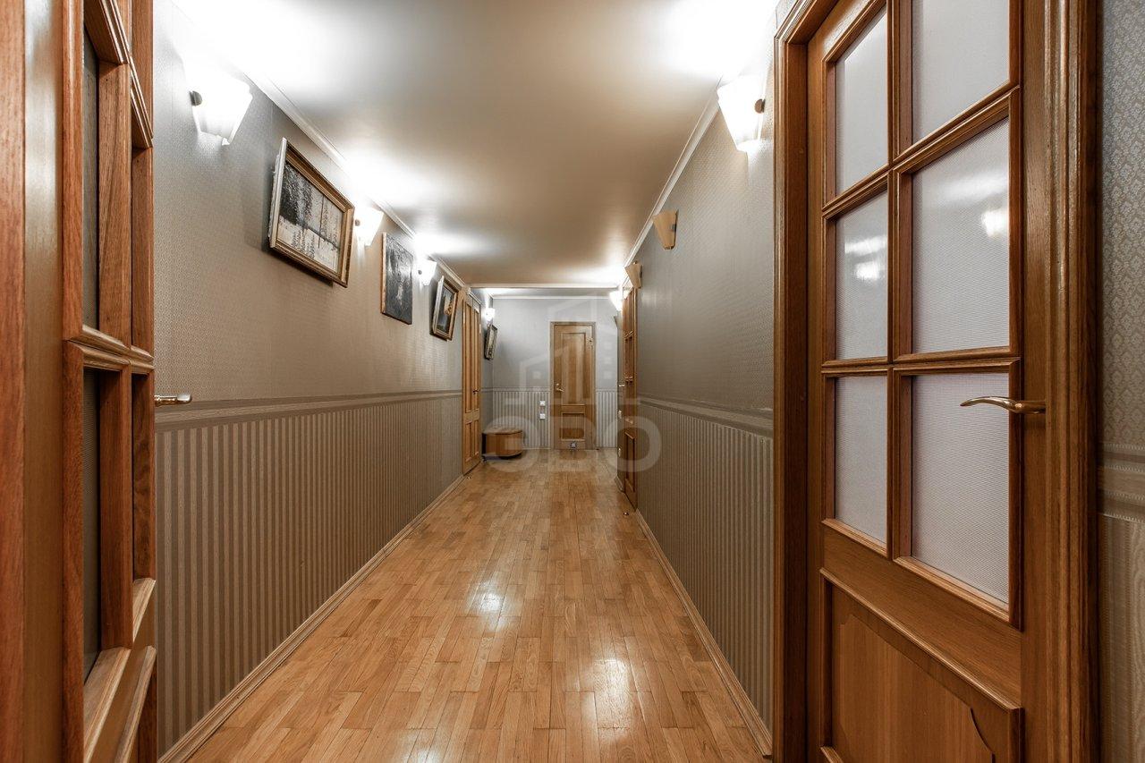 многокомнатная квартира в Санкт-Петербурге по адресу: Рубинштейна ул., 15/17