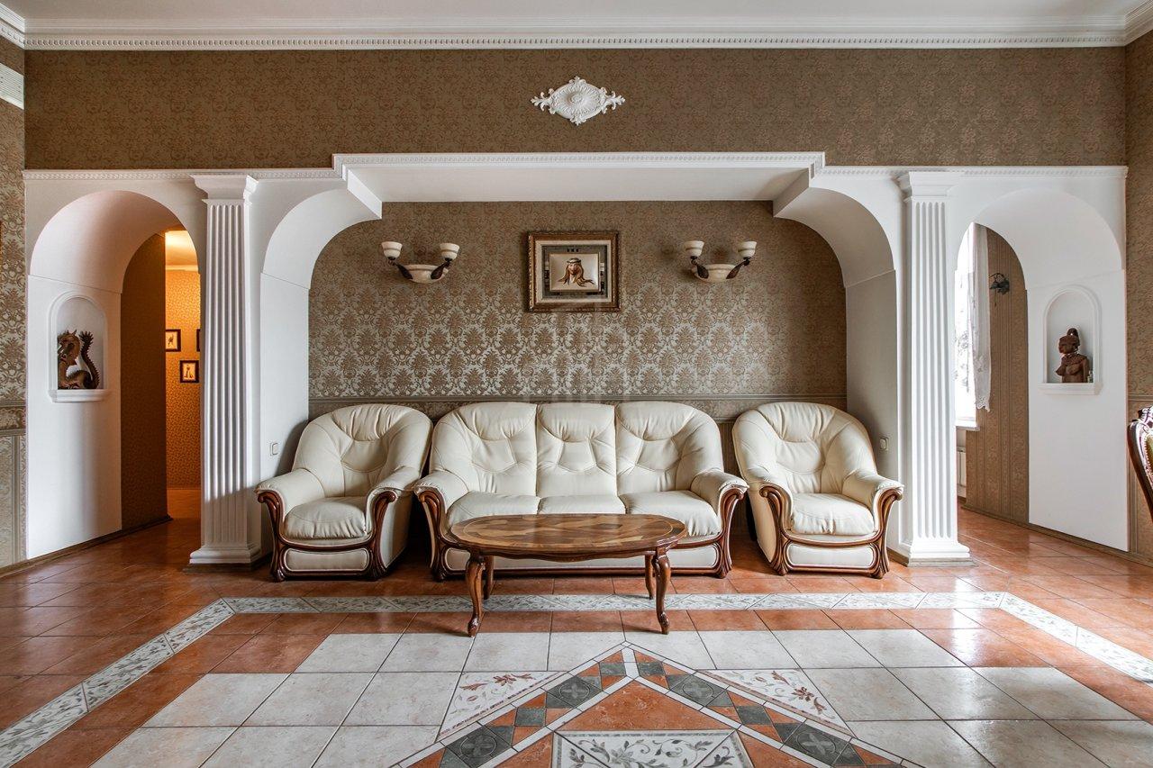 многокомнатная квартира в Санкт-Петербурге по адресу: Рубинштейна ул., 15/17