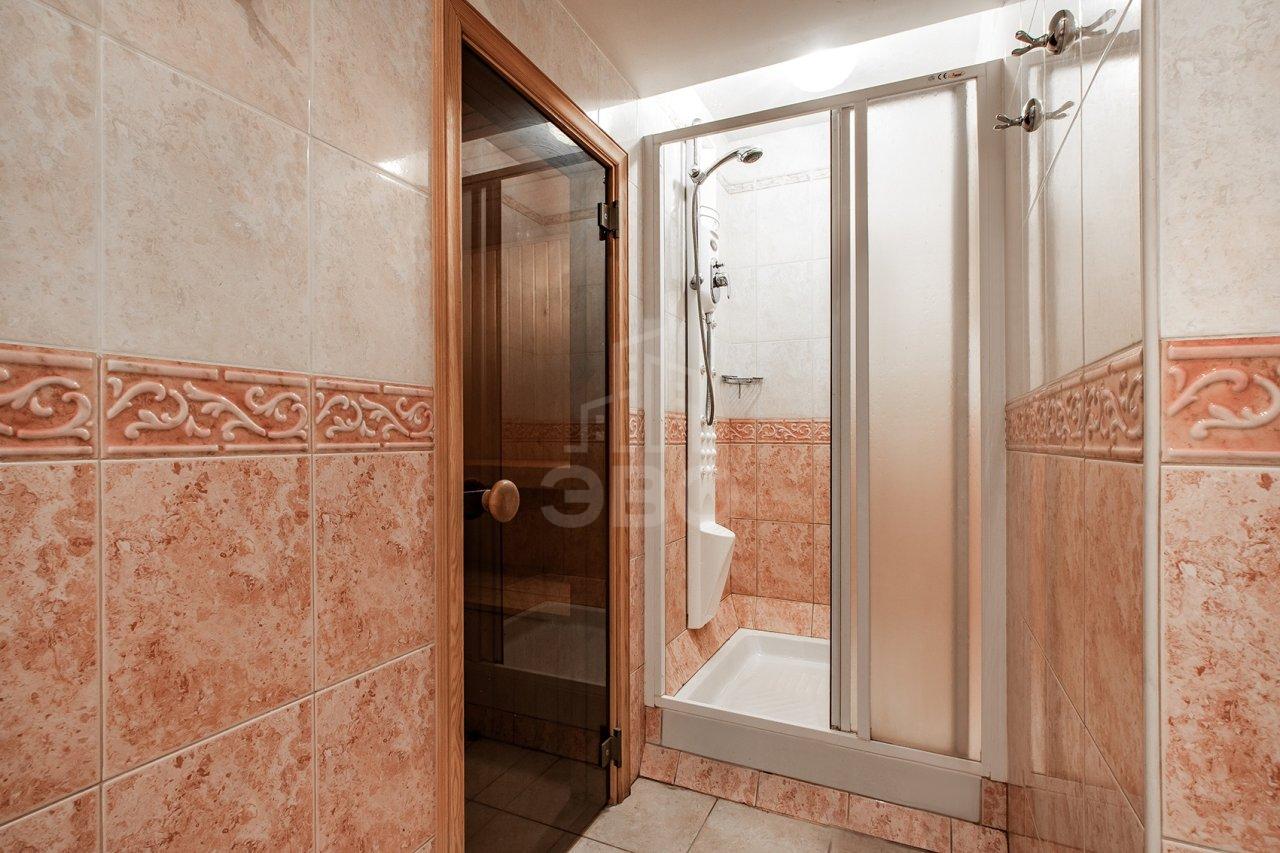 многокомнатная квартира в Санкт-Петербурге по адресу: Рубинштейна ул., 15/17