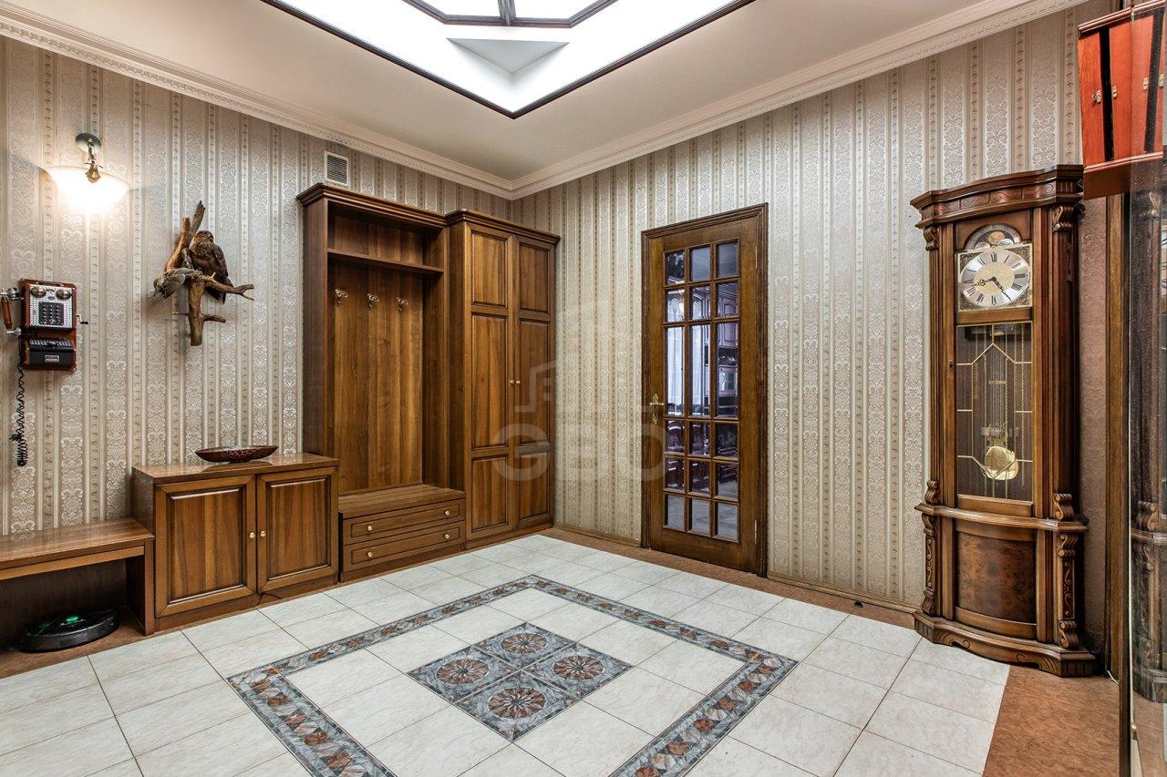 многокомнатная квартира в Санкт-Петербурге по адресу: Рубинштейна ул., 15/17