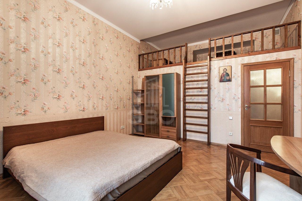 многокомнатная квартира в Санкт-Петербурге по адресу: Рубинштейна ул., 15/17