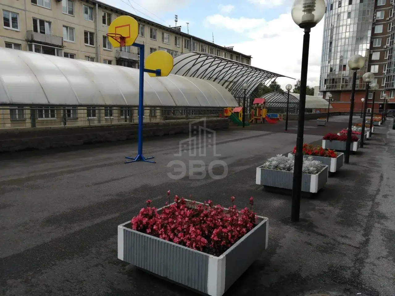 трехкомнатная квартира в Санкт-Петербурге по адресу: Варшавская ул., 61, к 1