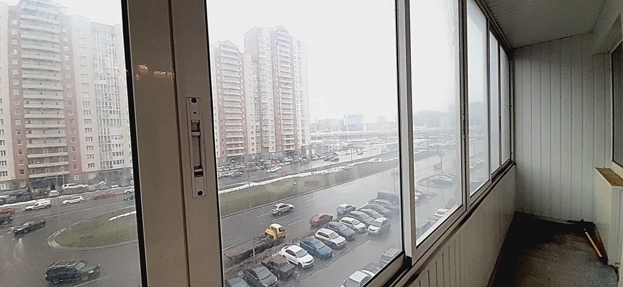 трехкомнатная квартира в Санкт-Петербурге по адресу: Богатырский проспект, 41, к 1