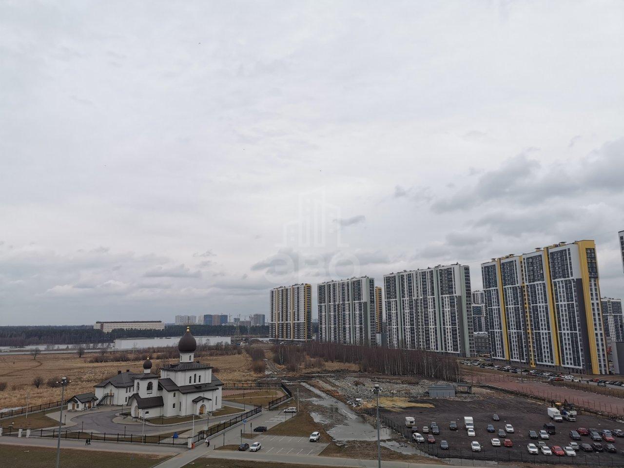 трехкомнатная квартира в Санкт-Петербурге по адресу: Парашютная ул., 56, к 1, литера а