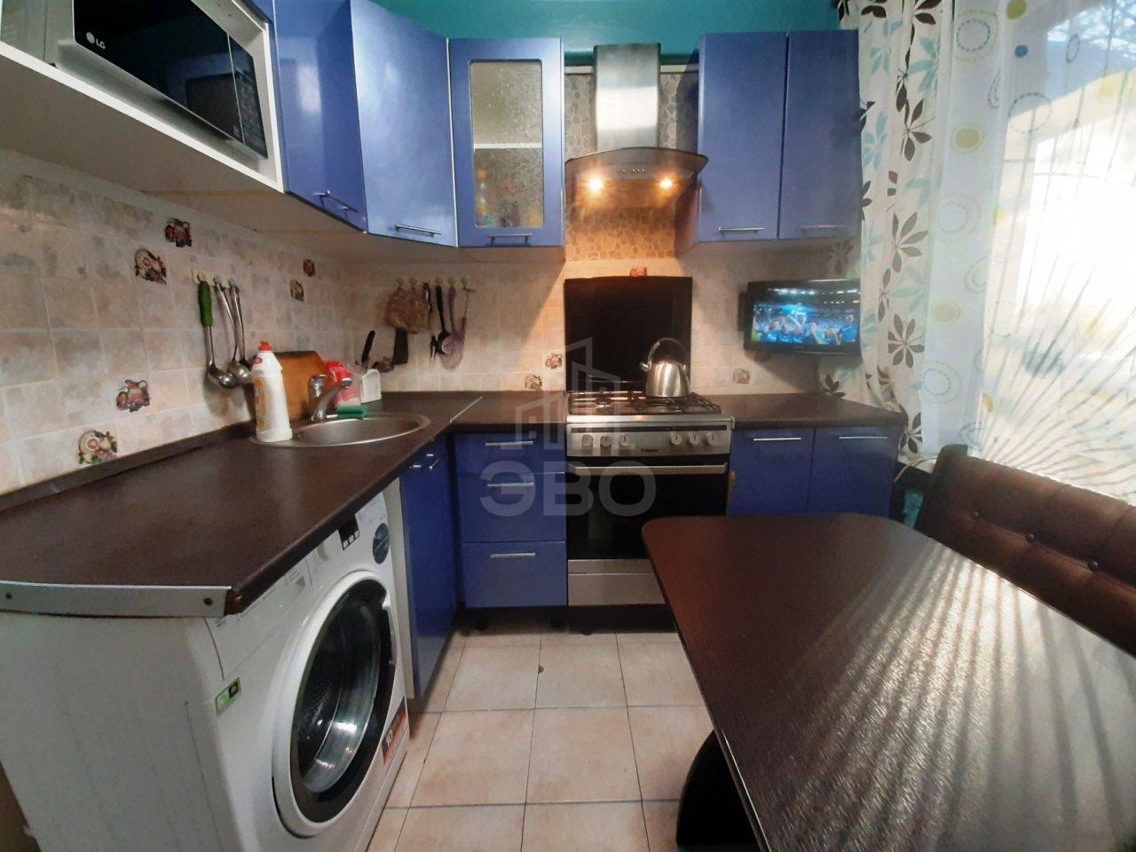 трехкомнатная квартира в Санкт-Петербурге по адресу: Коллонтай ул., 27, к 3