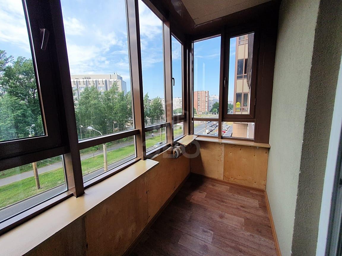 однокомнатная квартира в Санкт-Петербурге по адресу: Есенина ул., 1, к 1