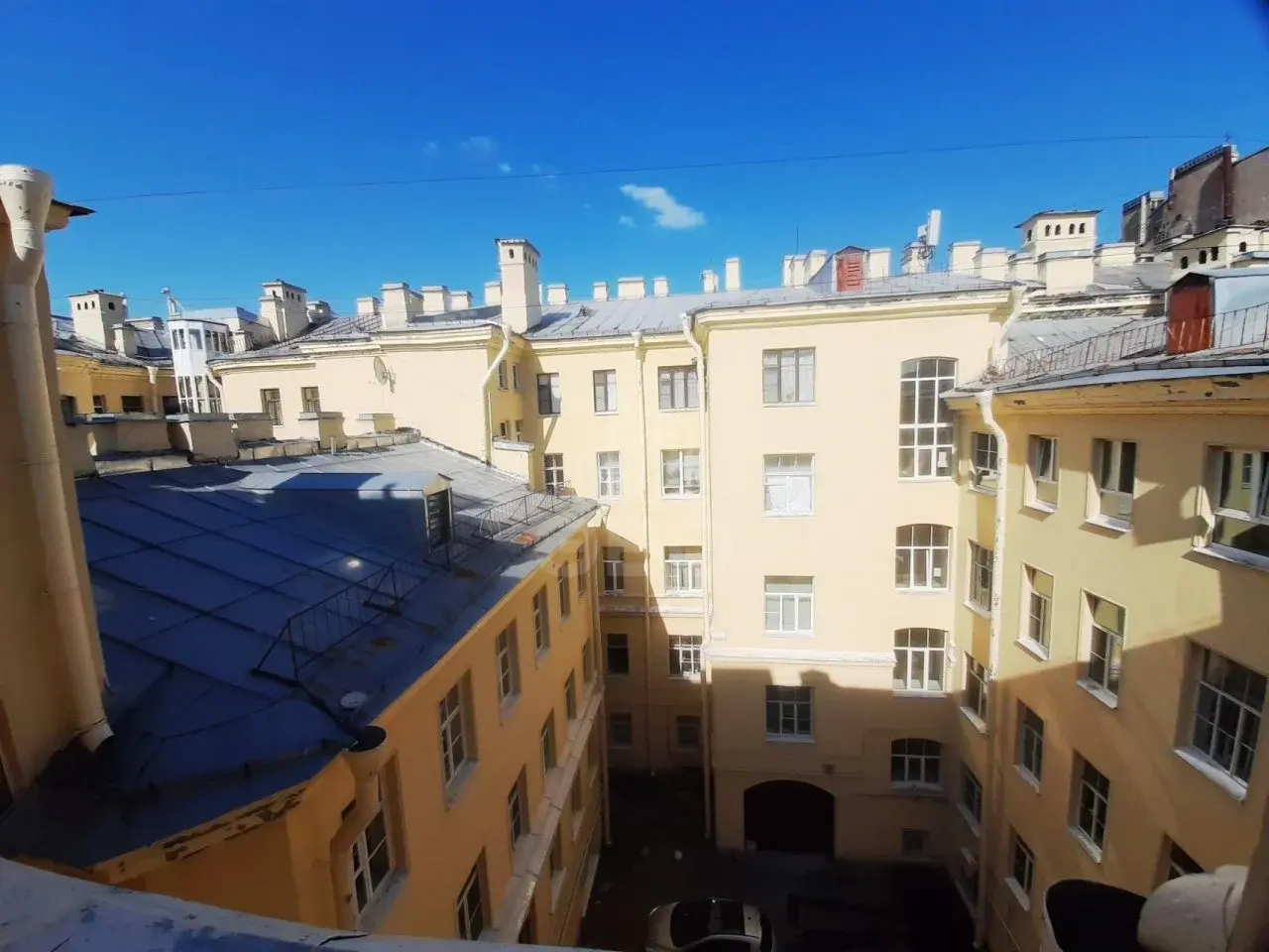 комната в Санкт-Петербурге по адресу: Кирочная ул., 30
