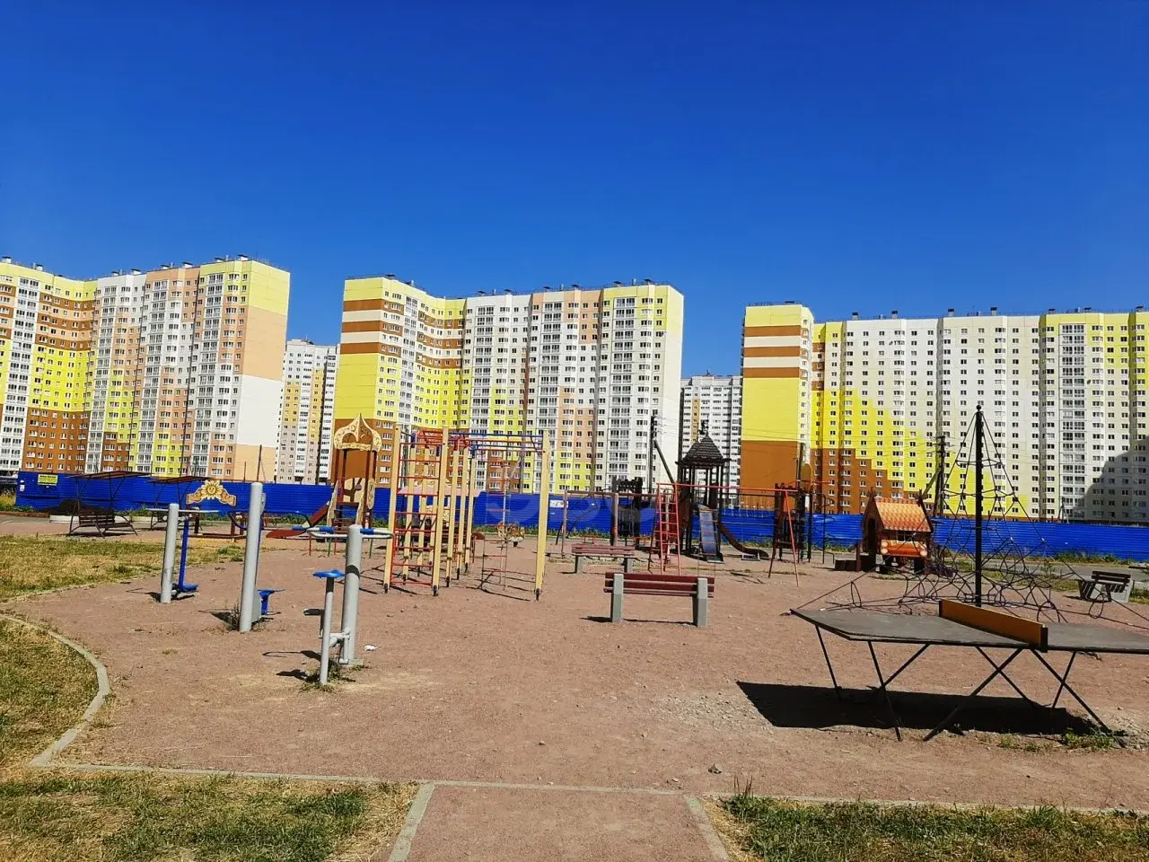 трехкомнатная квартира в Санкт-Петербурге по адресу: Королева проспект, 66, к 1