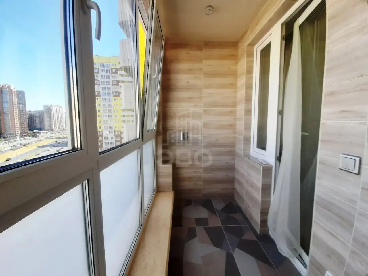 трехкомнатная квартира в Санкт-Петербурге по адресу: Королева проспект, 66, к 1