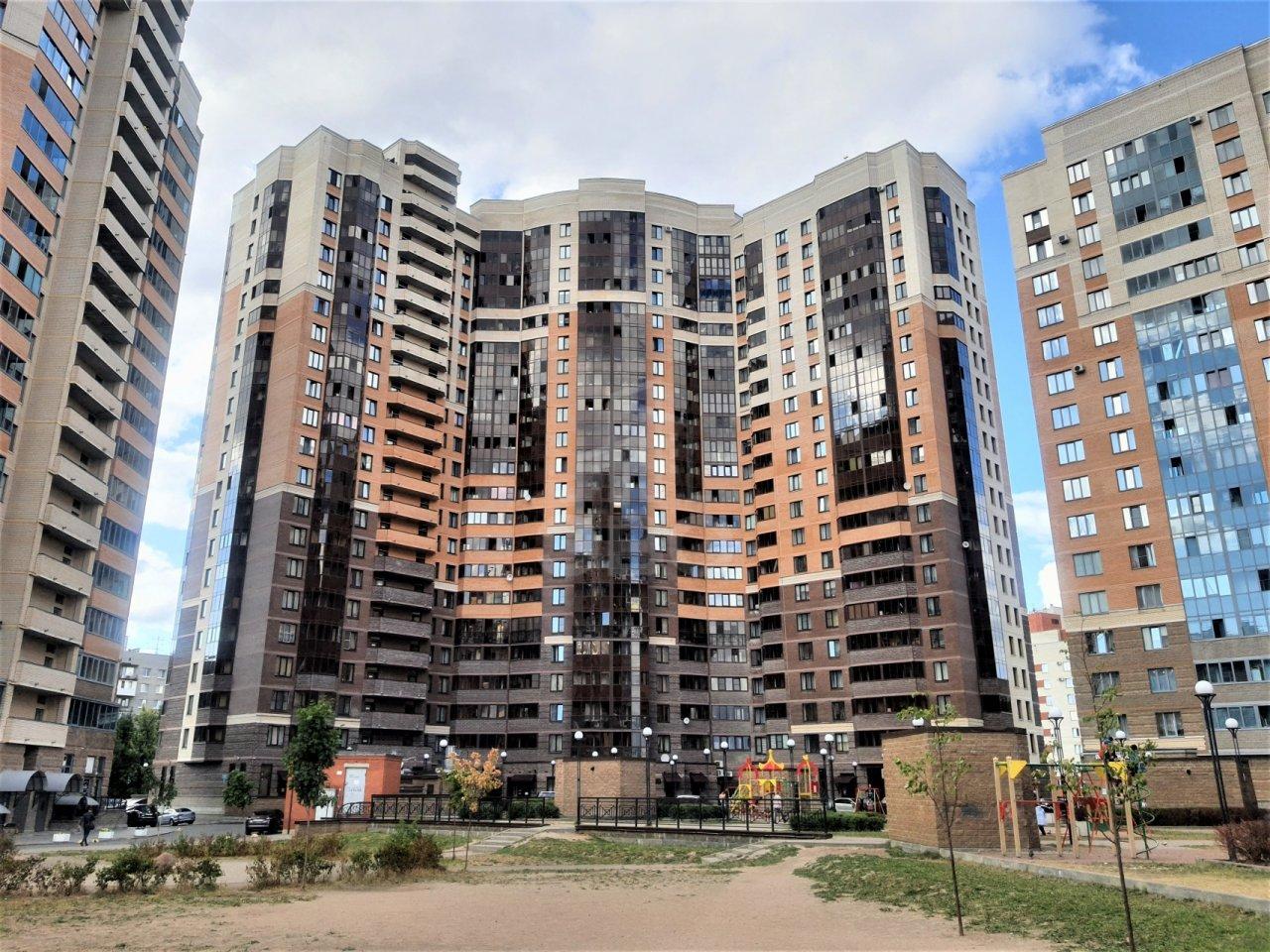 трехкомнатная квартира в Санкт-Петербурге по адресу: Бутлерова ул., 11, к 4