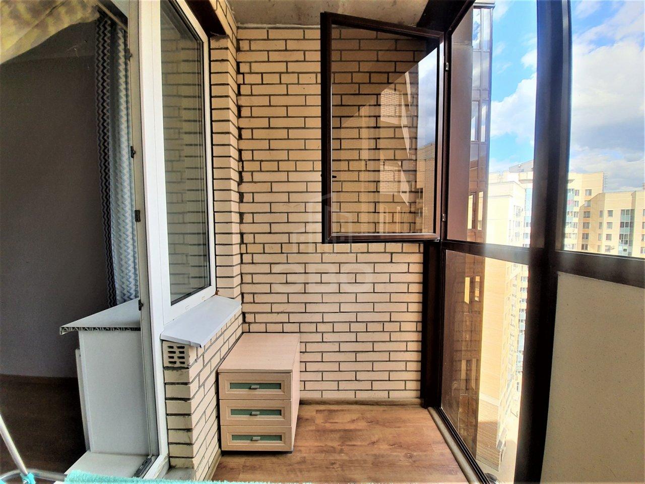 трехкомнатная квартира в Санкт-Петербурге по адресу: Бутлерова ул., 11, к 4