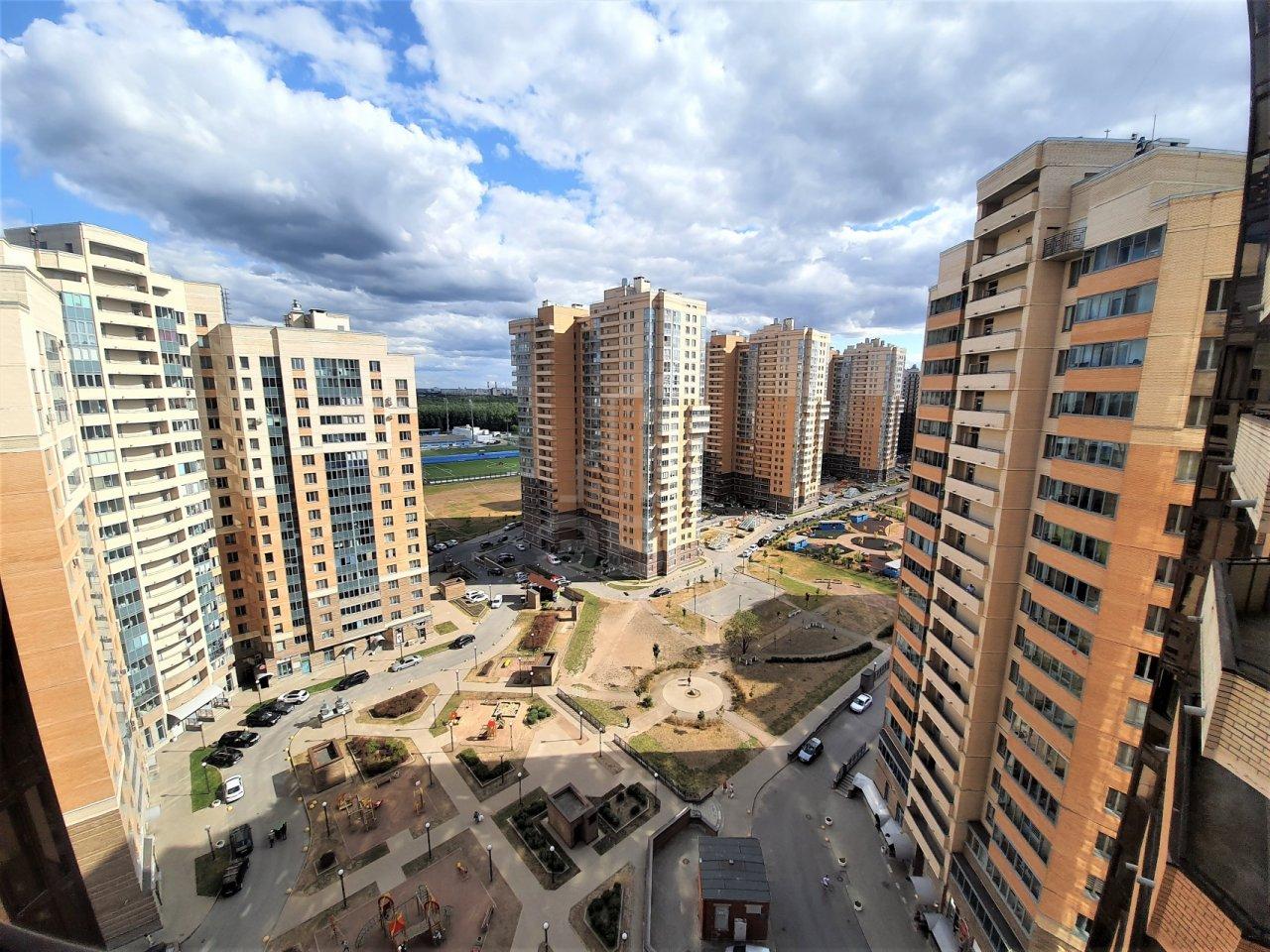 трехкомнатная квартира в Санкт-Петербурге по адресу: Бутлерова ул., 11, к 4