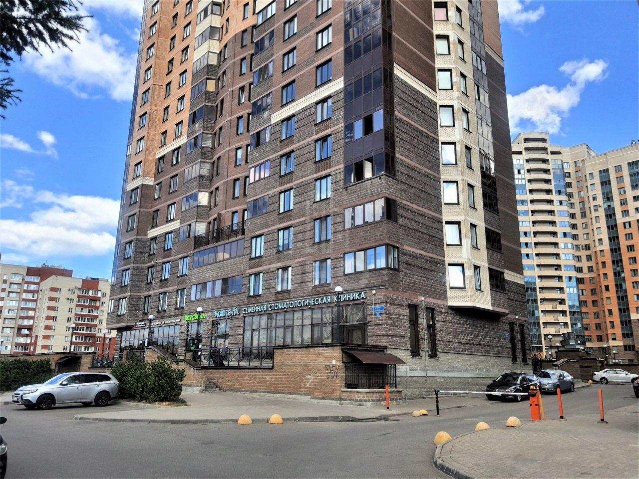 трехкомнатная квартира в Санкт-Петербурге по адресу: Бутлерова ул., 11, к 4