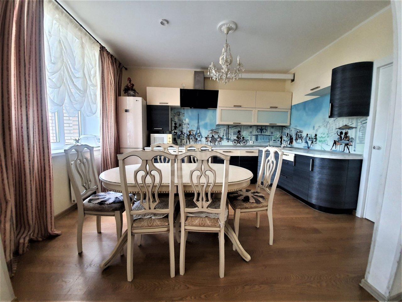 трехкомнатная квартира в Санкт-Петербурге по адресу: Бутлерова ул., 11, к 4