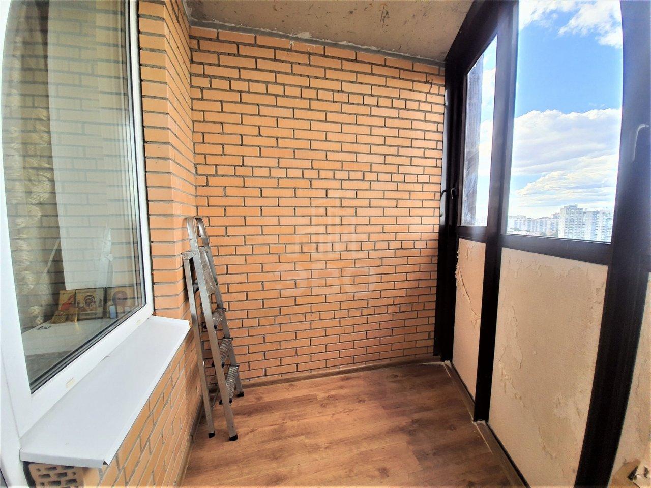 трехкомнатная квартира в Санкт-Петербурге по адресу: Бутлерова ул., 11, к 4