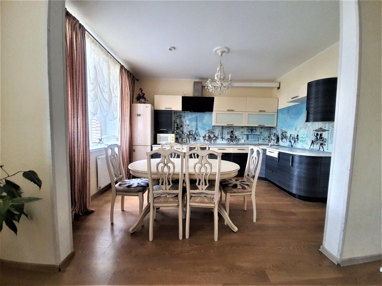 трехкомнатная квартира в Санкт-Петербурге по адресу: Бутлерова ул., 11, к 4