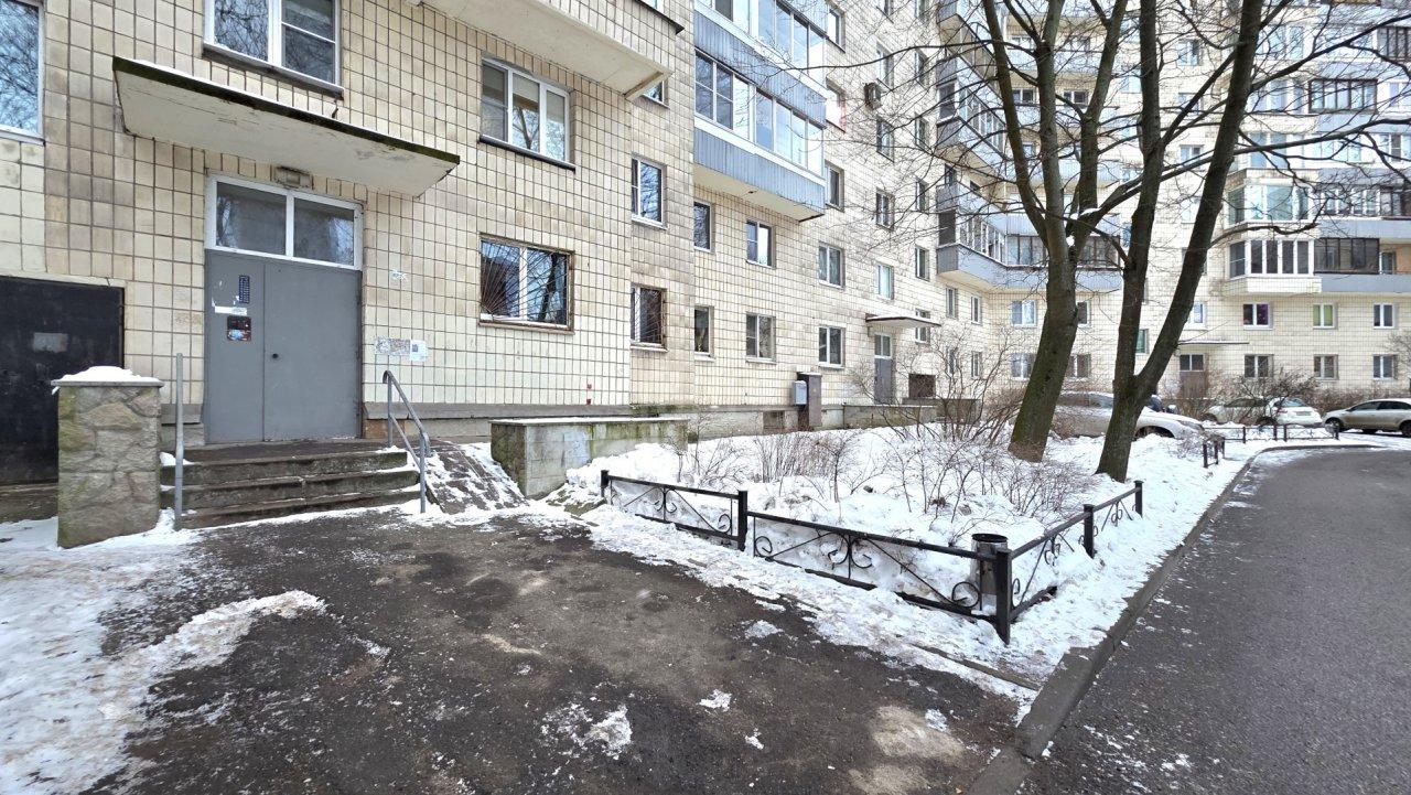 однокомнатная квартира в Санкт-Петербурге по адресу: Нахимова ул., 3, к 1