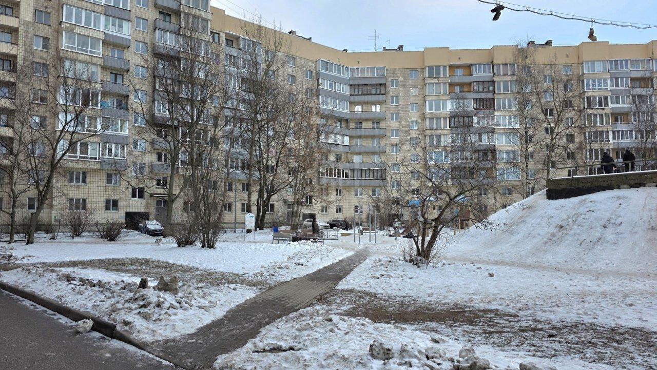 однокомнатная квартира в Санкт-Петербурге по адресу: Нахимова ул., 3, к 1