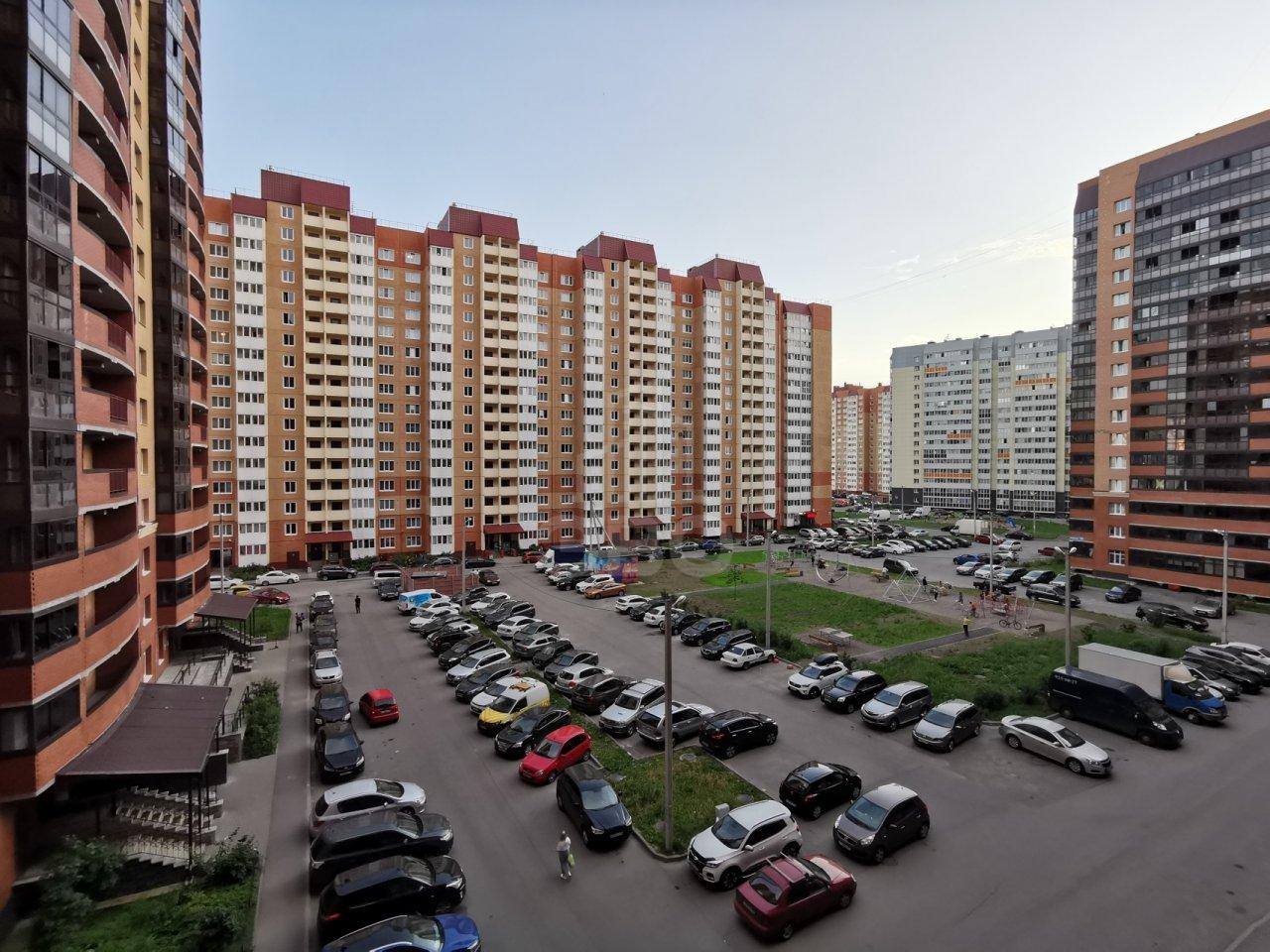 однокомнатная квартира в Санкт-Петербурге по адресу: Коммунаров ул., 190