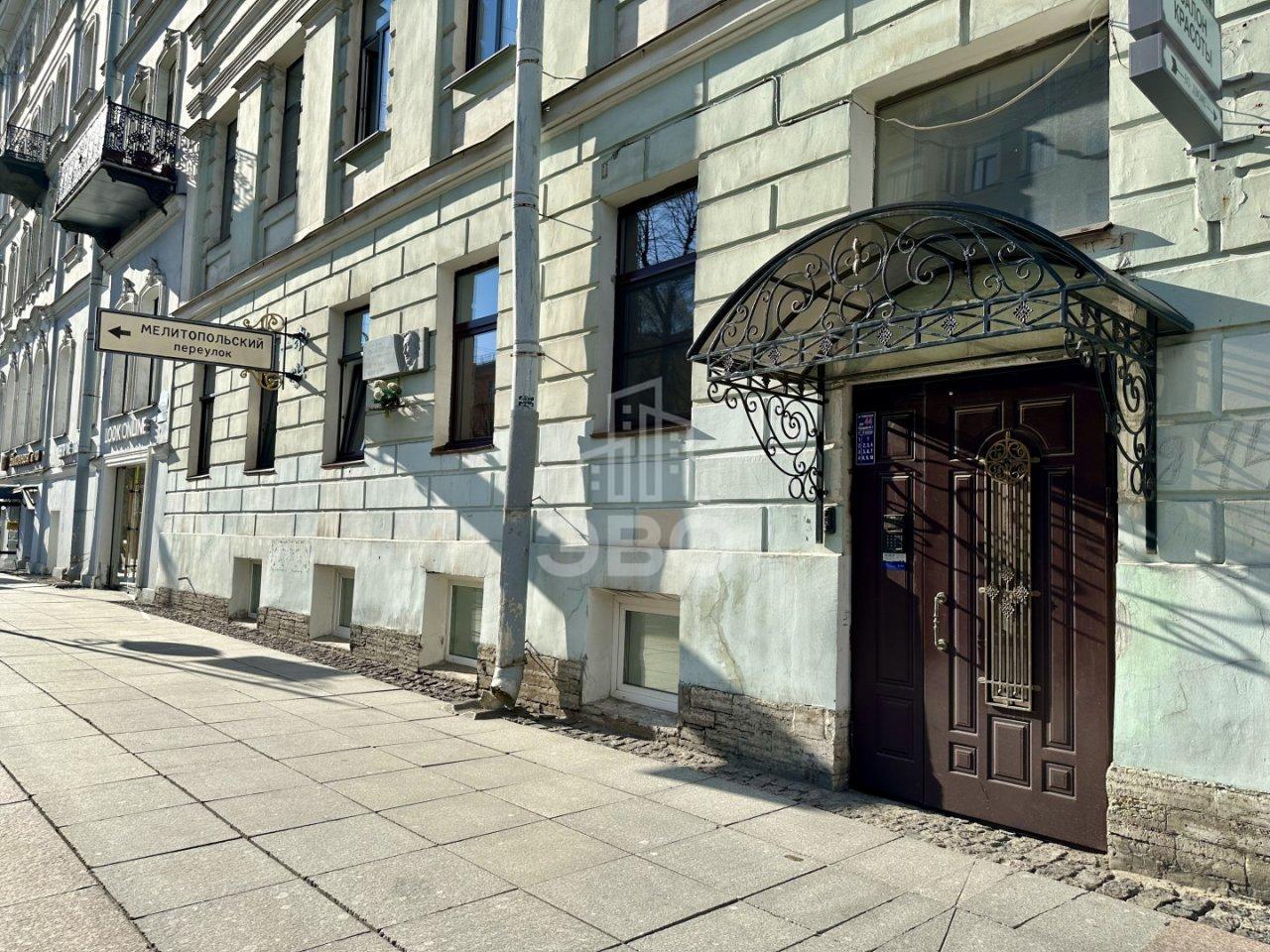 трехкомнатная квартира в Санкт-Петербурге по адресу: Фурштатская ул., 44