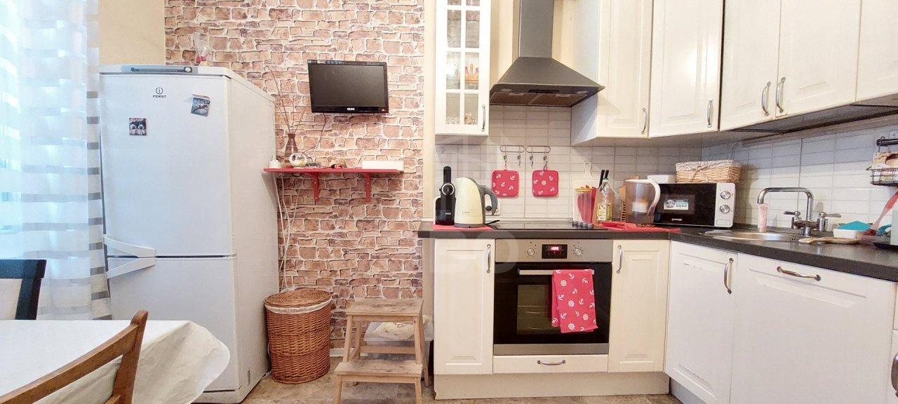 однокомнатная квартира в Санкт-Петербурге по адресу: Большевиков проспект, 38, к 5, литера А