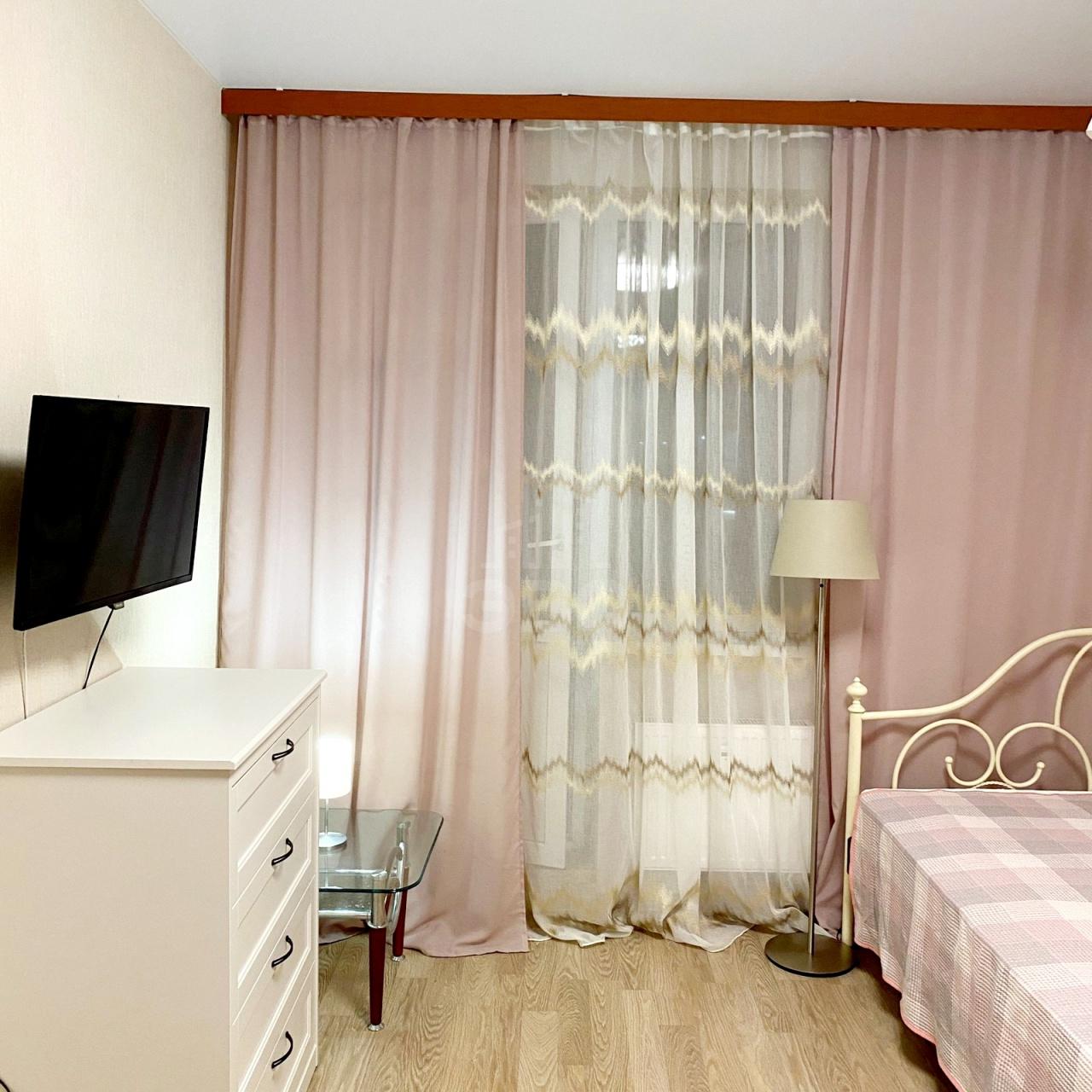 однокомнатная квартира в Санкт-Петербурге по адресу: Героев проспект, 18